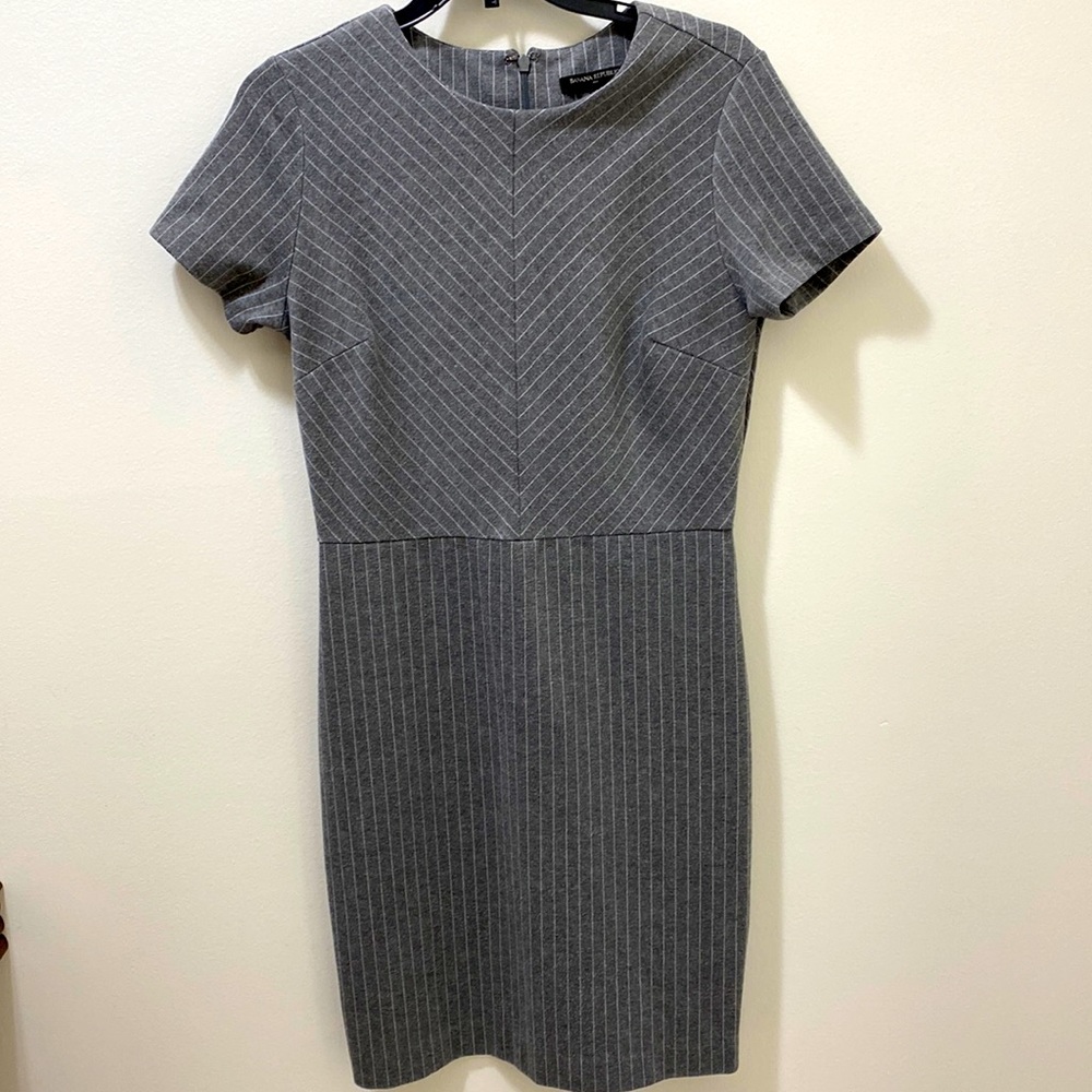 Banana Republic Gray Pinstriped Sheath Dress Size 6